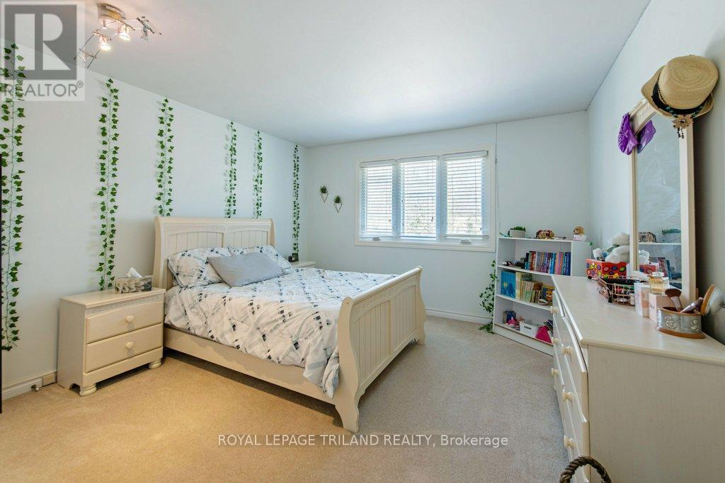 Photo 31 of 45 for 46 Camrose Court