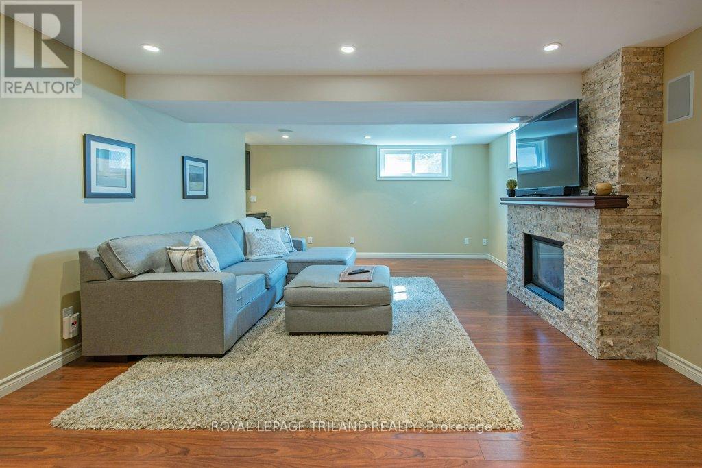 Photo 35 of 45 for 46 Camrose Court
