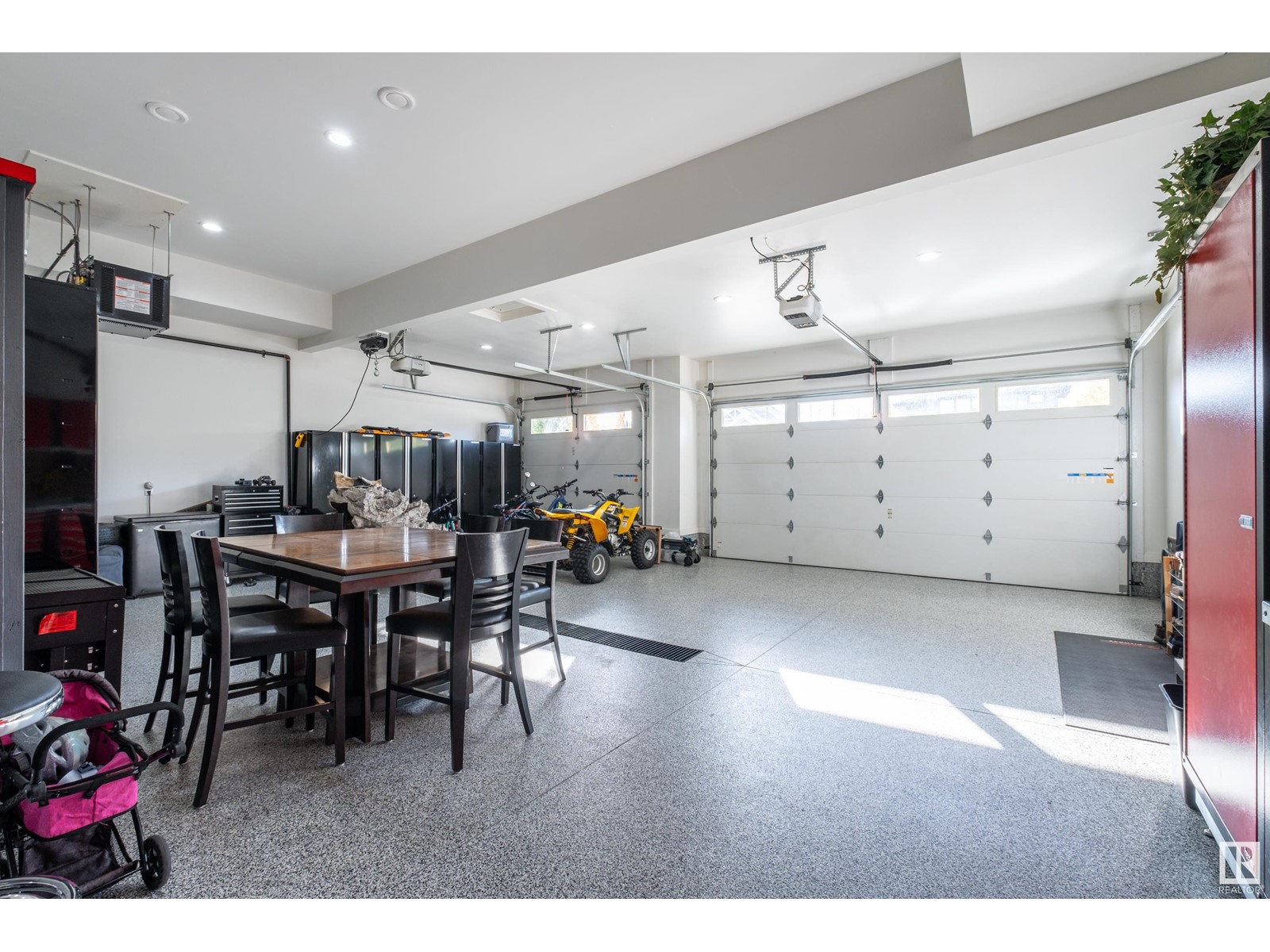 Property at 42 KENTON WOODS LN image 4
