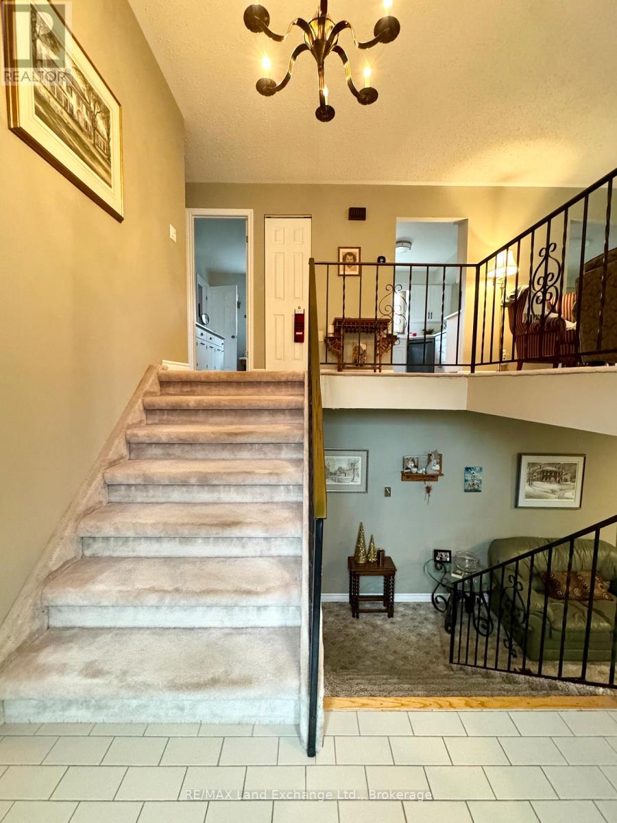 34 Archibald Place, Saugeen Shores, Ontario  N0H 2L0 - Photo 11 - X12011818