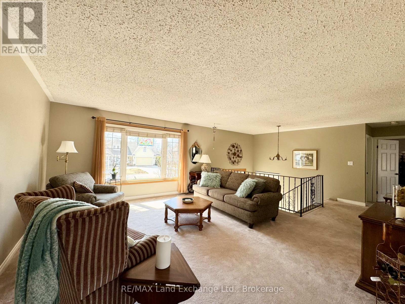 Property at 34 ARCHIBALD PLACE image 5