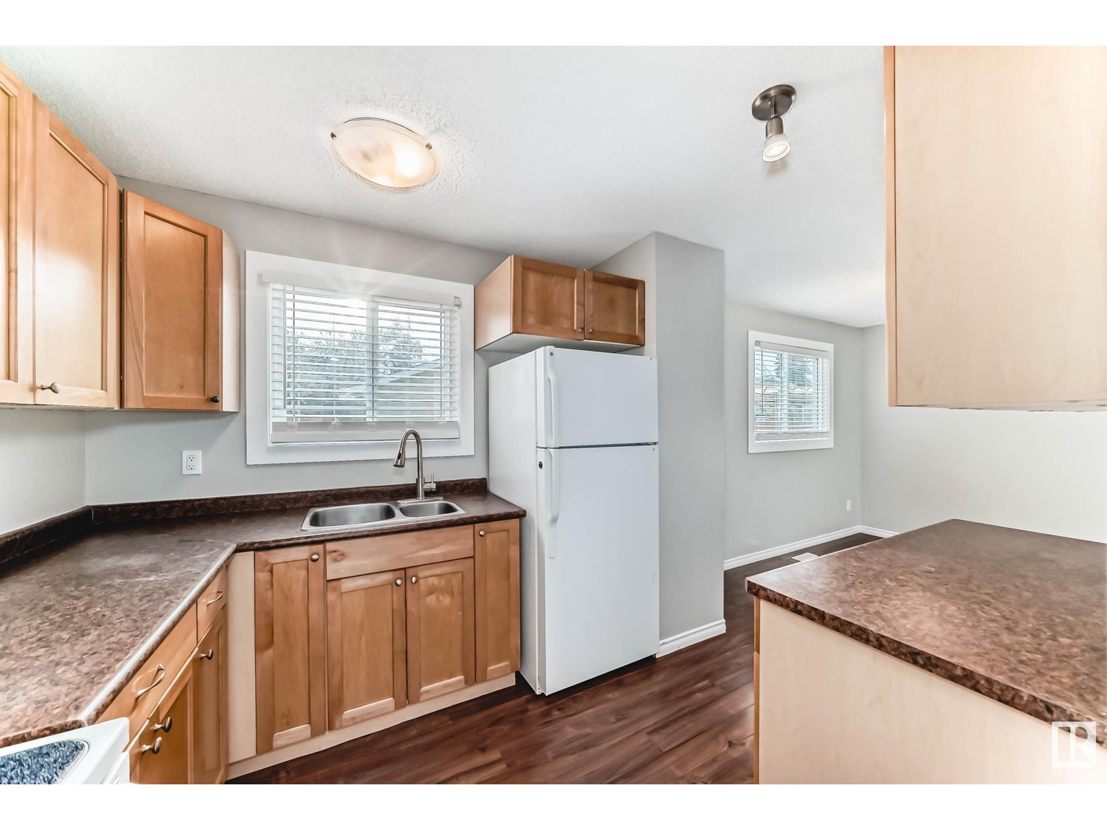 Property at 14311 23 ST NW image 5