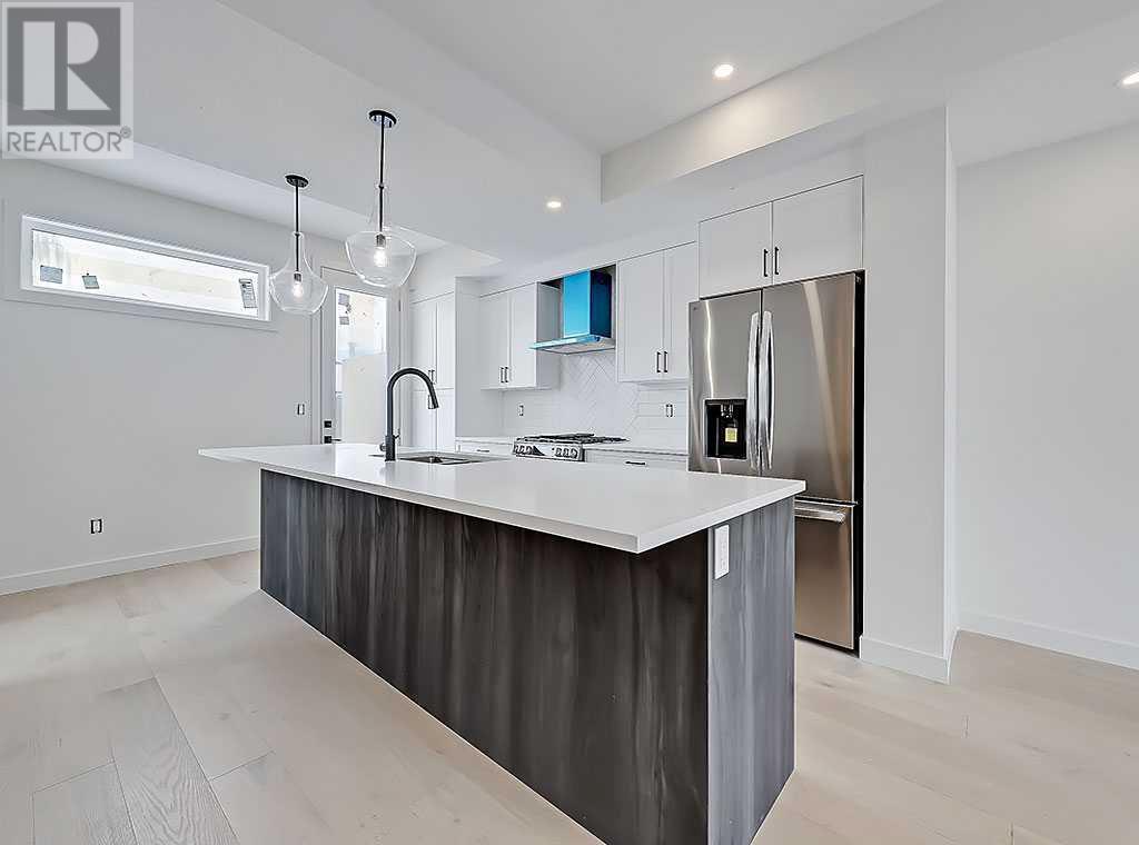 4707 81 Street Nw, Calgary, Alberta  T3B 1Y5 - Photo 6 - A2194916