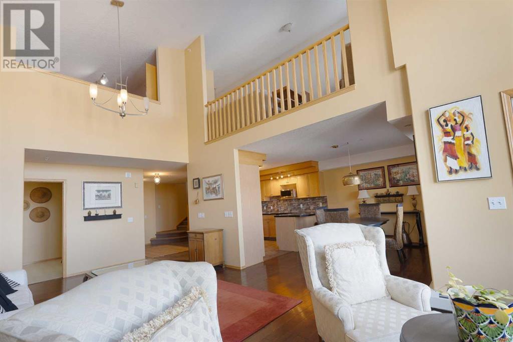 402, 7239 Sierra Morena Boulevard Sw, Calgary, Alberta  T3H 3L7 - Photo 3 - A2201159
