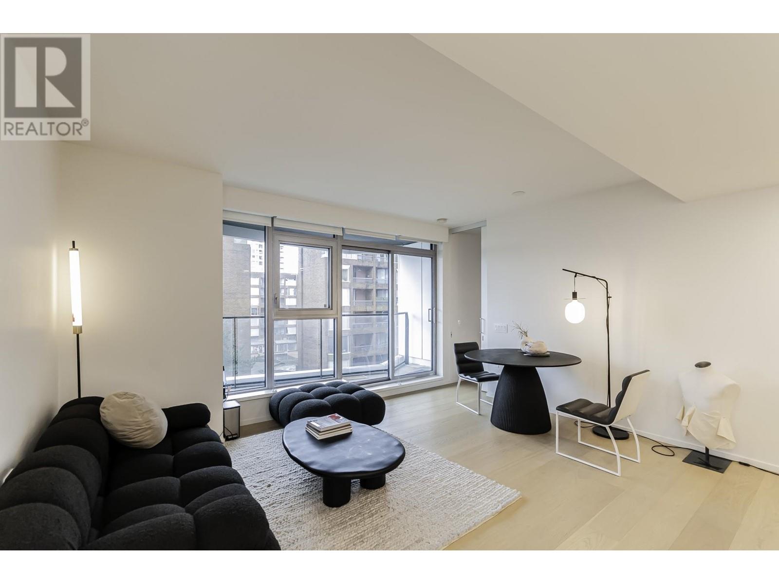 606 889 PACIFIC STREET, vancouver, British Columbia
