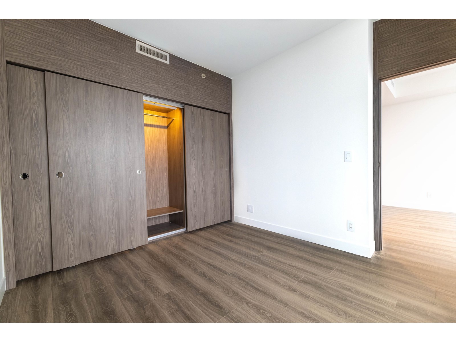 2708 10750 135a Street, Surrey, British Columbia  V3T 0V4 - Photo 6 - R2977436