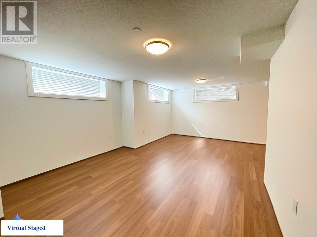 Listing Picture 33 of 40 : 1633 SE MARINE DRIVE, Vancouver / 溫哥華 - 魯藝地產 Yvonne Lu Group - MLS Medallion Club Member