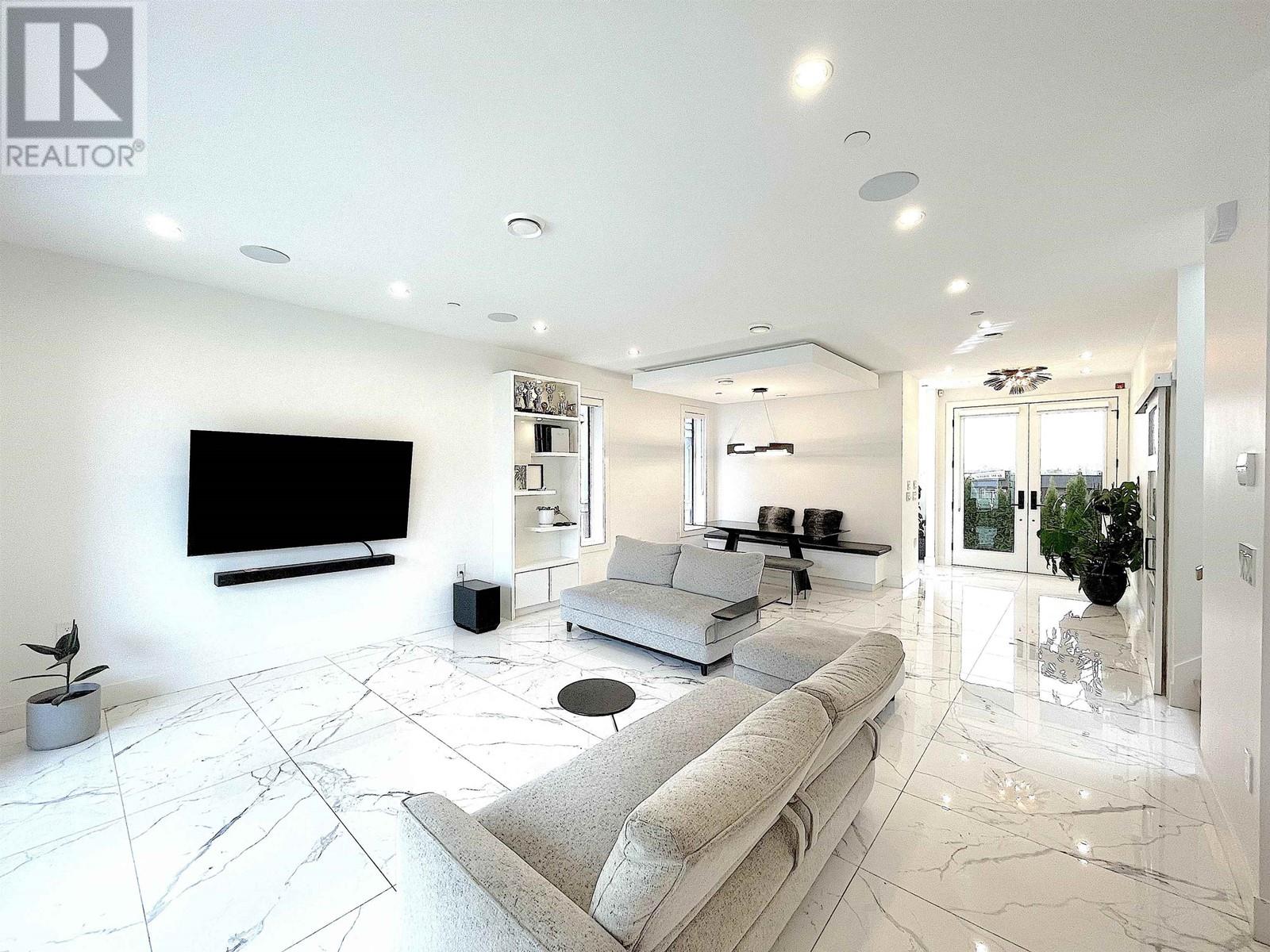 Listing Picture 11 of 40 : 1633 SE MARINE DRIVE, Vancouver / 溫哥華 - 魯藝地產 Yvonne Lu Group - MLS Medallion Club Member