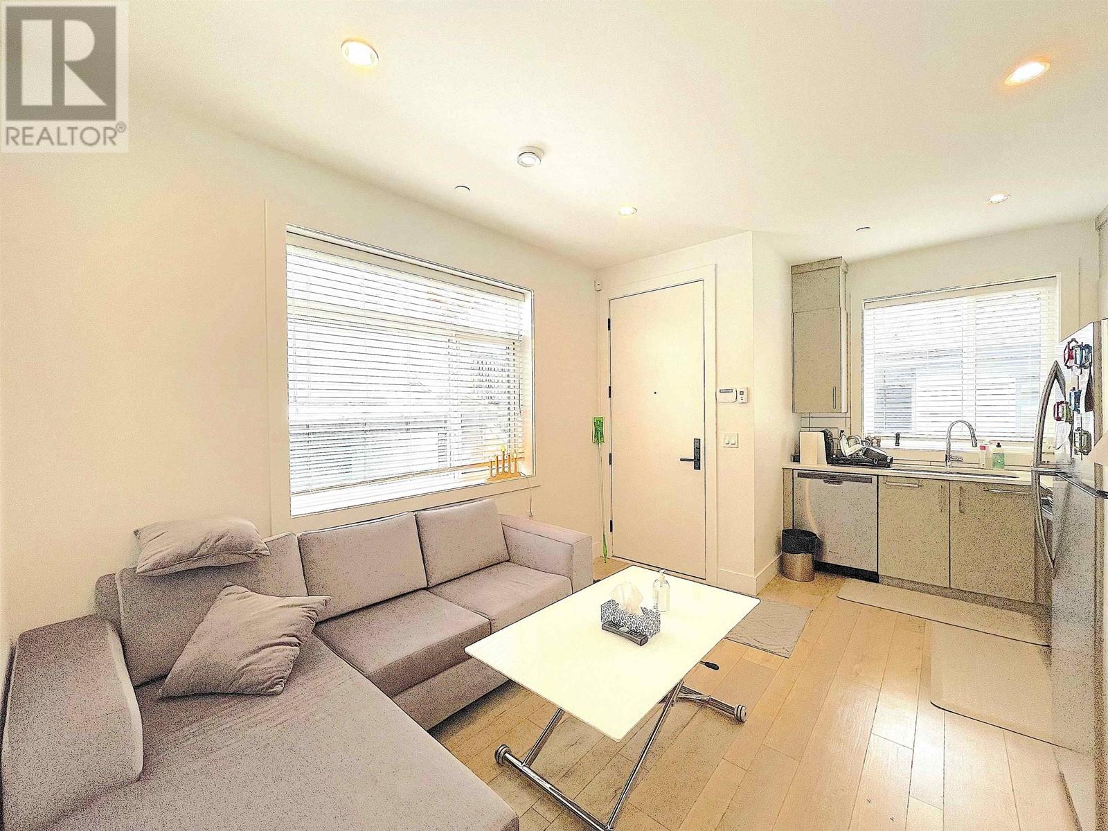 Listing Picture 24 of 40 : 1633 SE MARINE DRIVE, Vancouver / 溫哥華 - 魯藝地產 Yvonne Lu Group - MLS Medallion Club Member