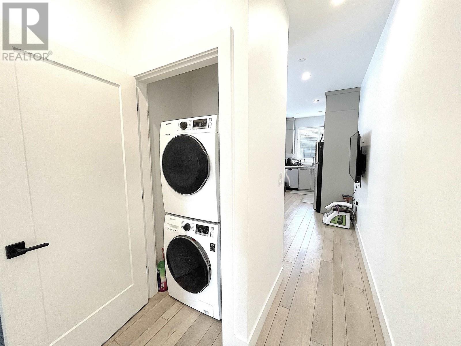 Listing Picture 25 of 40 : 1633 SE MARINE DRIVE, Vancouver / 溫哥華 - 魯藝地產 Yvonne Lu Group - MLS Medallion Club Member