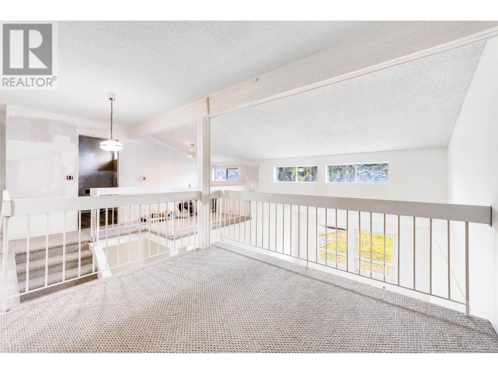 1047 Cornwall Drive, Port Coquitlam, British Columbia  V3B 5X2 - Photo 11 - R2980541