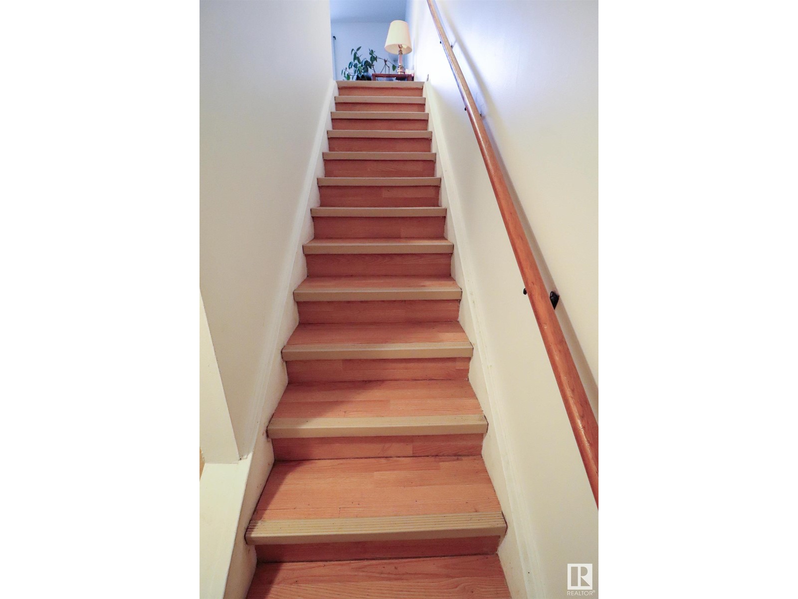 Property at 684 ABBOTTSFIELD RD NW image 3