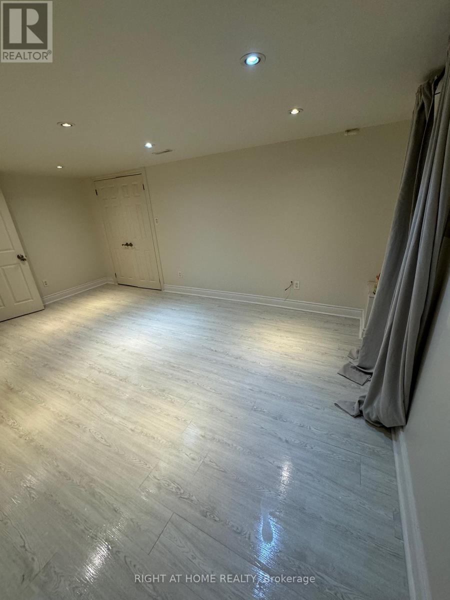 227 Sheppard Avenue W, Toronto, Ontario  M2N 1N2 - Photo 16 - C12030585