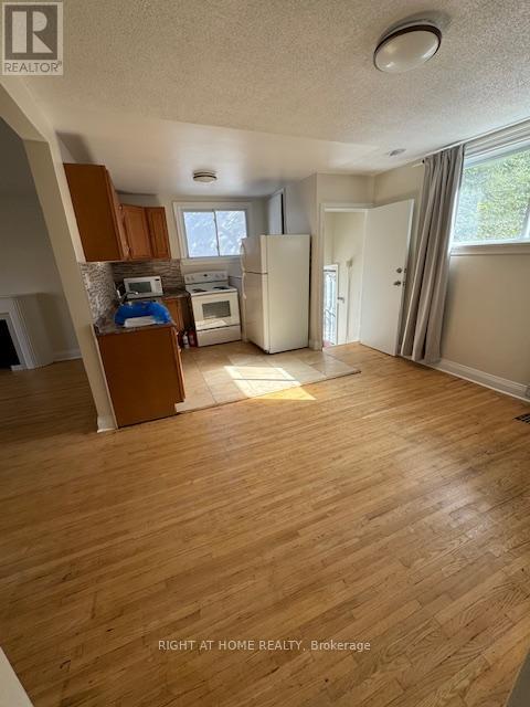 227 Sheppard Avenue W, Toronto, Ontario  M2N 1N2 - Photo 5 - C12030585