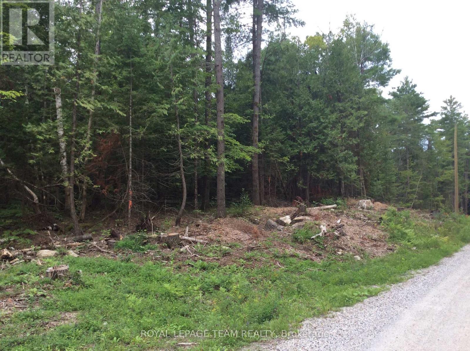 901 Darling Road, Lanark Highlands, Ontario  K0A 1P0 - Photo 2 - X12035812