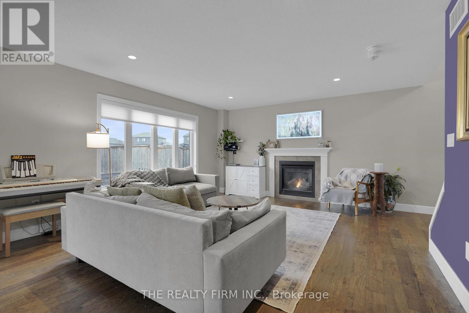 Photo 8 of 49 for 239 Campanale Way
