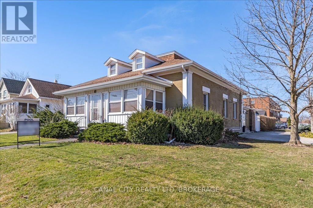 Property at 49 PINE STREET S image 1