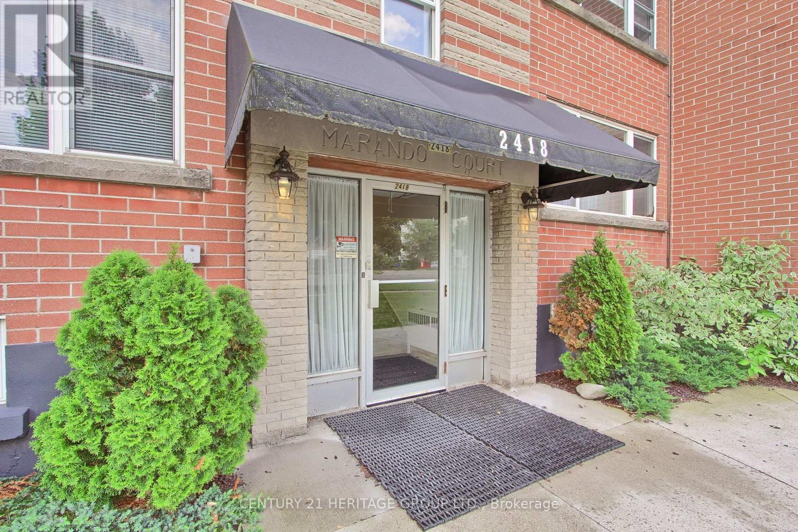 Property at 8 - 2418 NEW STREET image 4