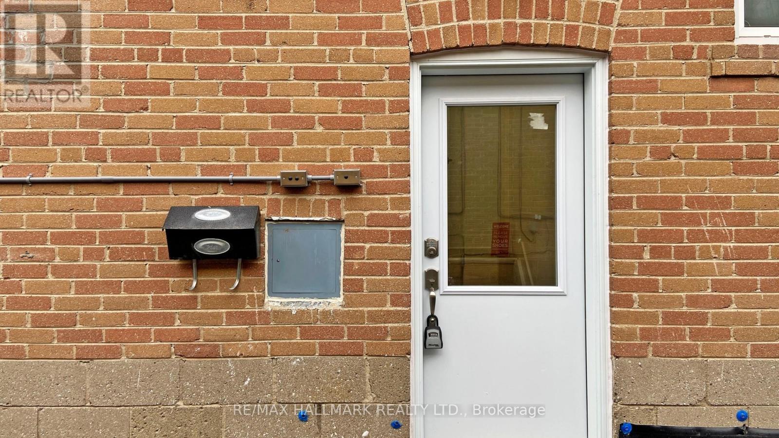 #2 Main - 663 Sheppard Avenue W, Toronto, Ontario  M3H 2S4 - Photo 24 - C12035899