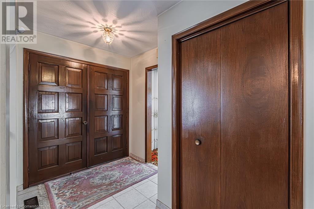 Property at 20 HARVARD Place image 4