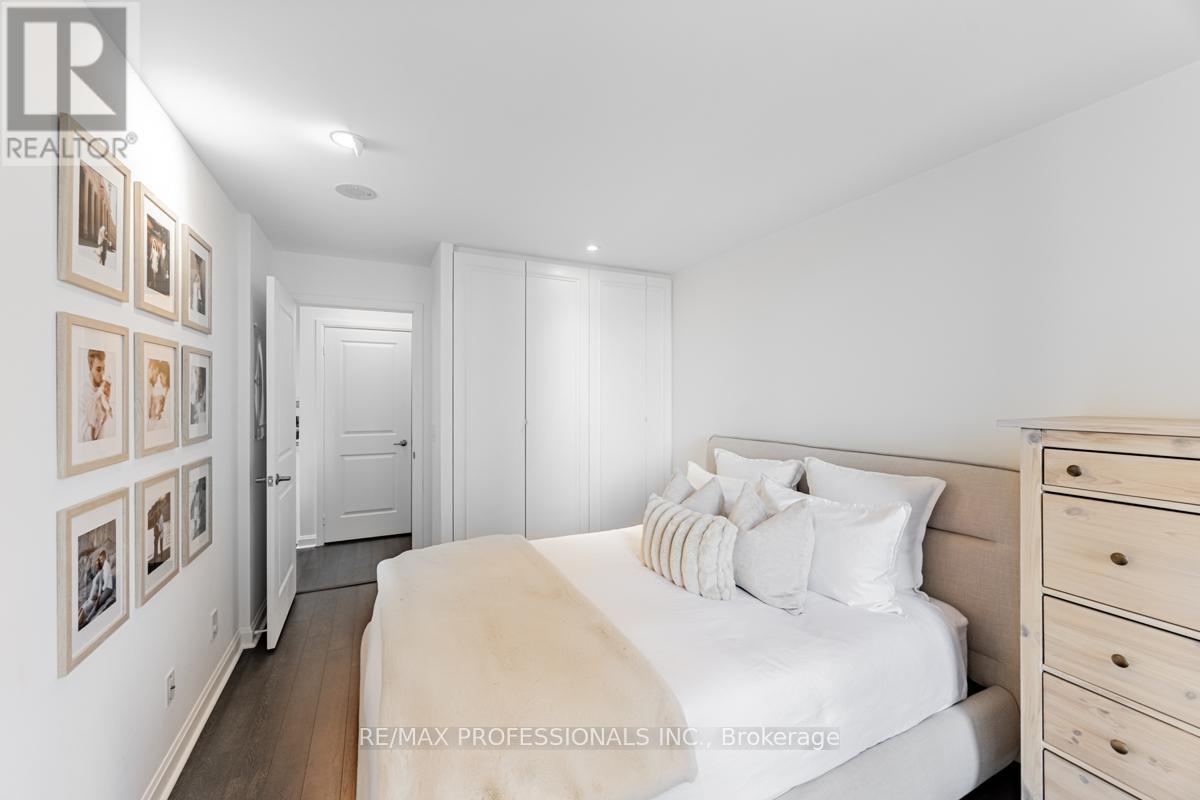 1001 - 1 Michael Power Place, Toronto, Ontario  M9A 0A1 - Photo 13 - W12028968