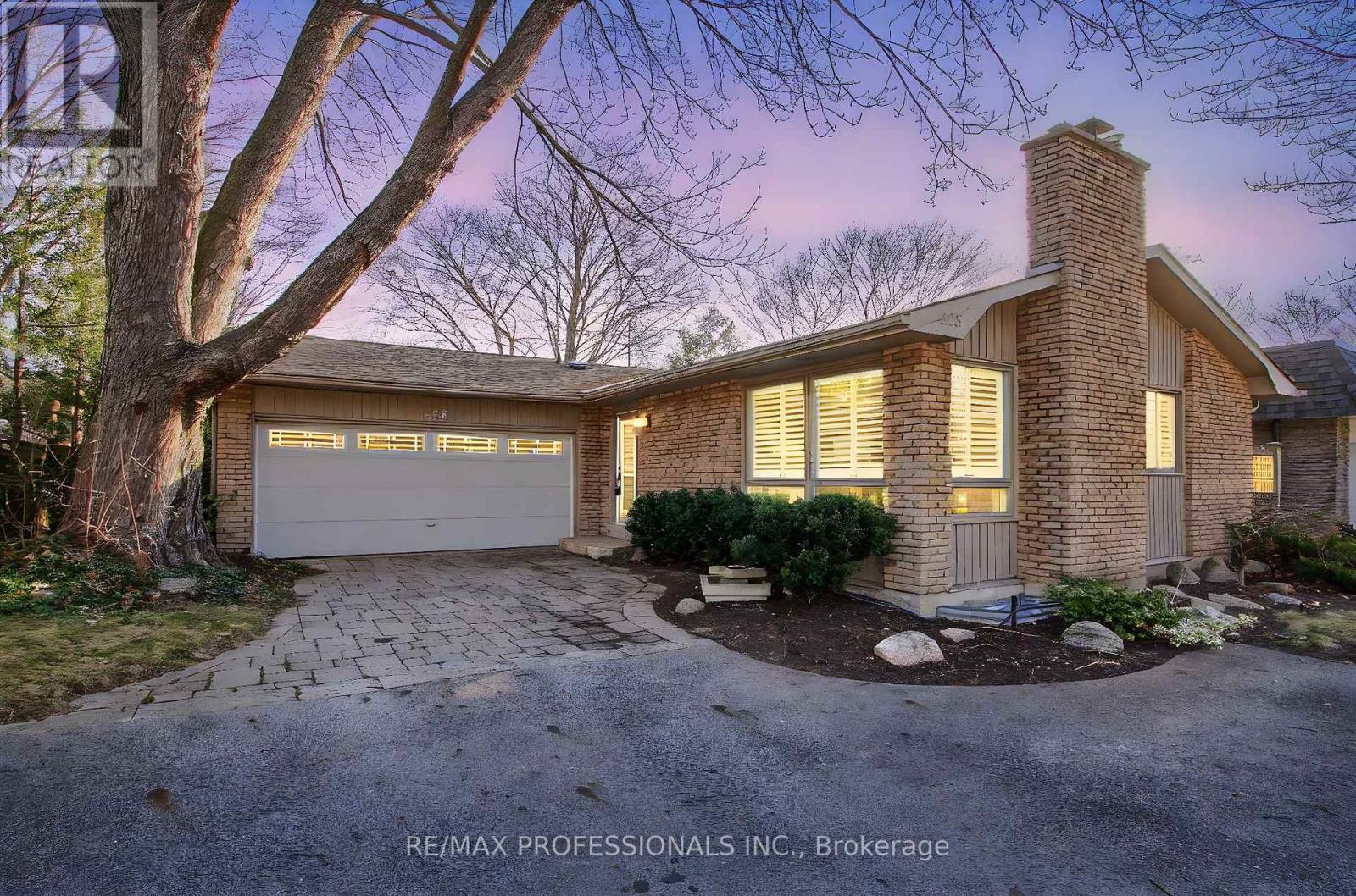 Property at 425 CANTERBURY CRESCENT image 2