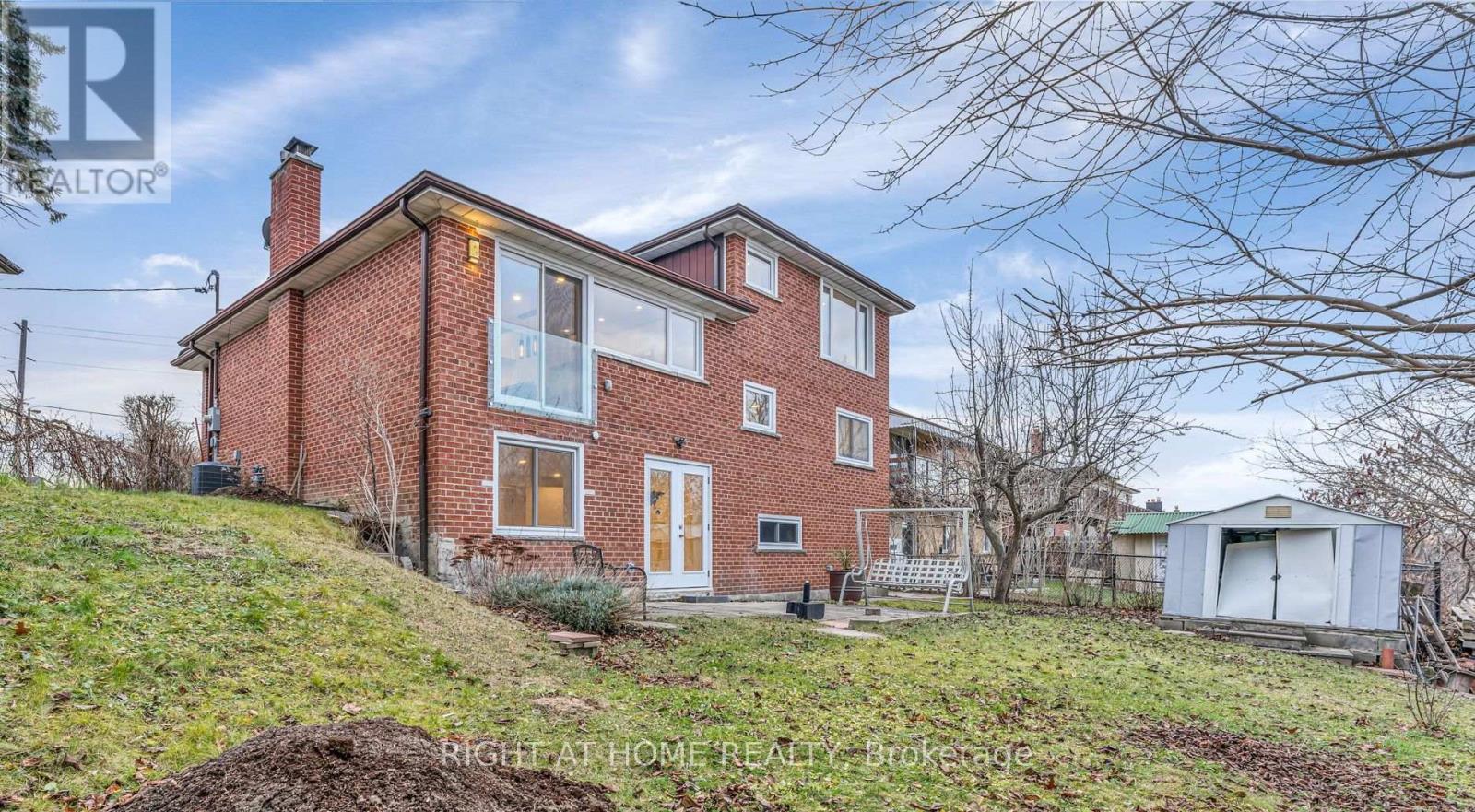 Ground Level - 35 Troutbrooke Drive, Toronto, Ontario  M3M 1S6 - Photo 2 - W11990473