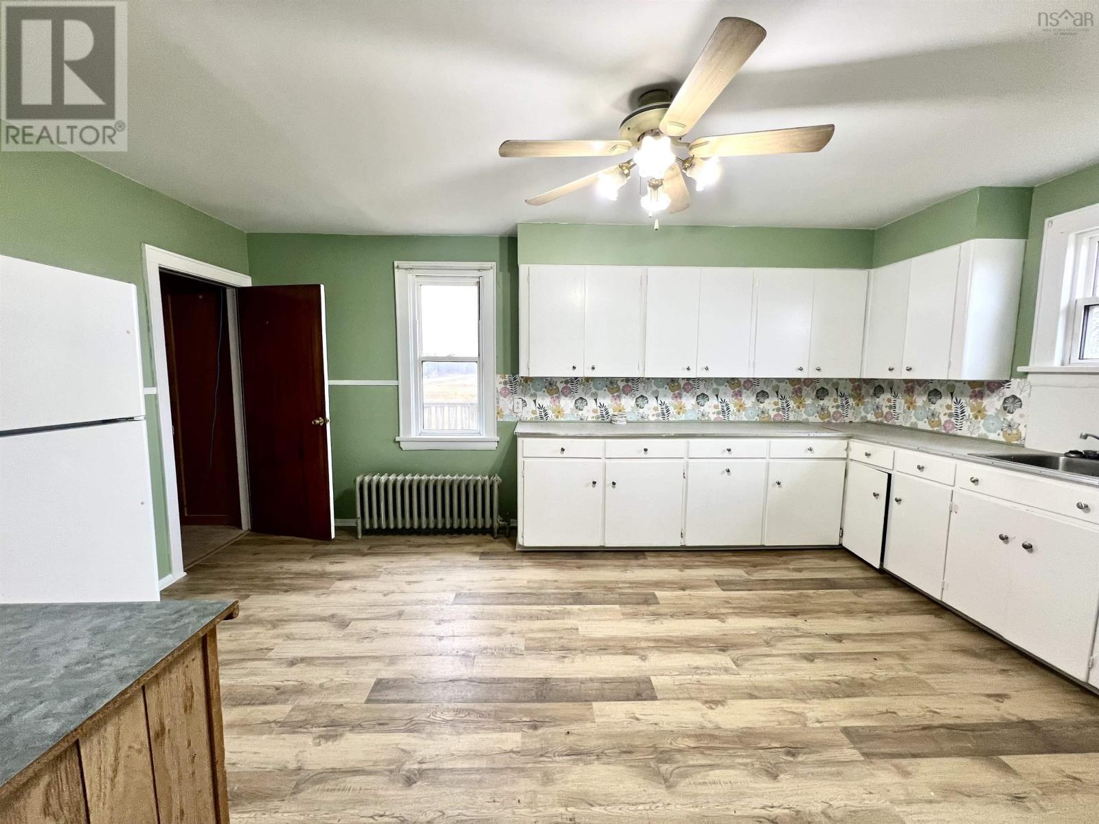 93 Mira Lee Drive, Dutch Brook, Nova Scotia  B1L 1E9 - Photo 12 - 202505568