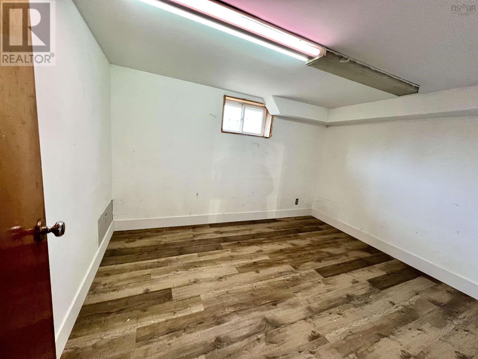 93 Mira Lee Drive, Dutch Brook, Nova Scotia  B1L 1E9 - Photo 16 - 202505568