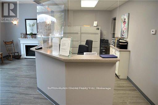 662 Gustavus Street, Saugeen Shores, Ontario  N0H 2C0 - Photo 2 - X12035971