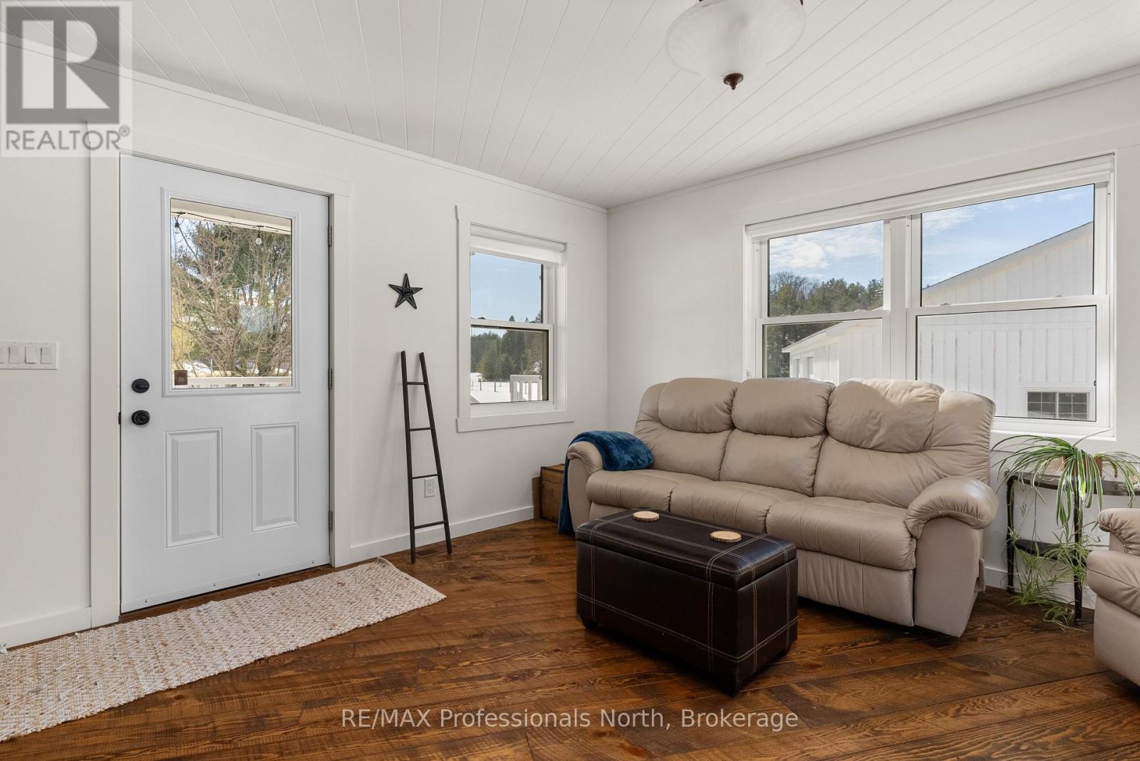 271 Kay Road W, Huntsville, Ontario  P0B 1L0 - Photo 23 - X12010324