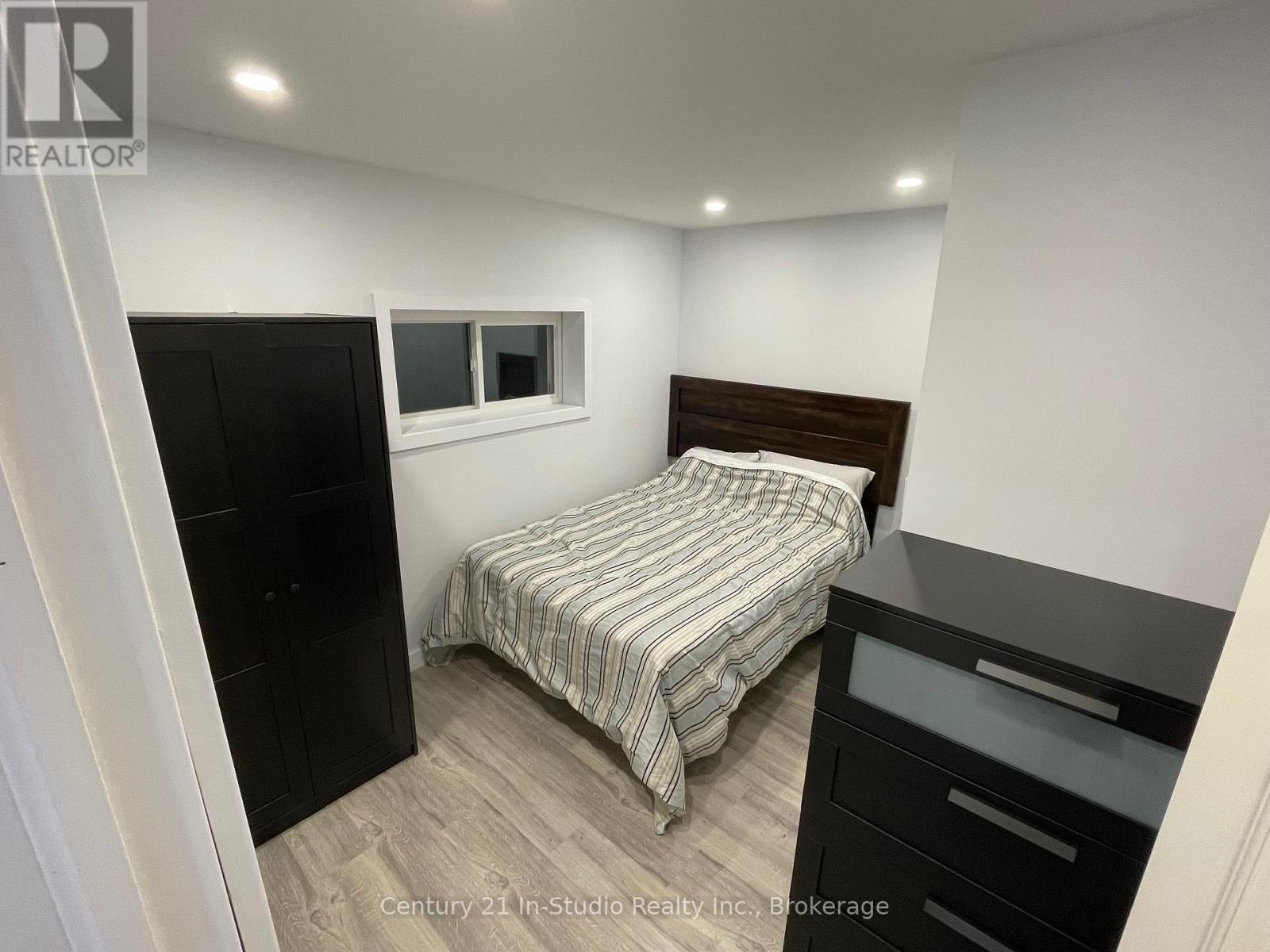 103 King Street, Kincardine, Ontario  N0G 2T0 - Photo 10 - X12035558