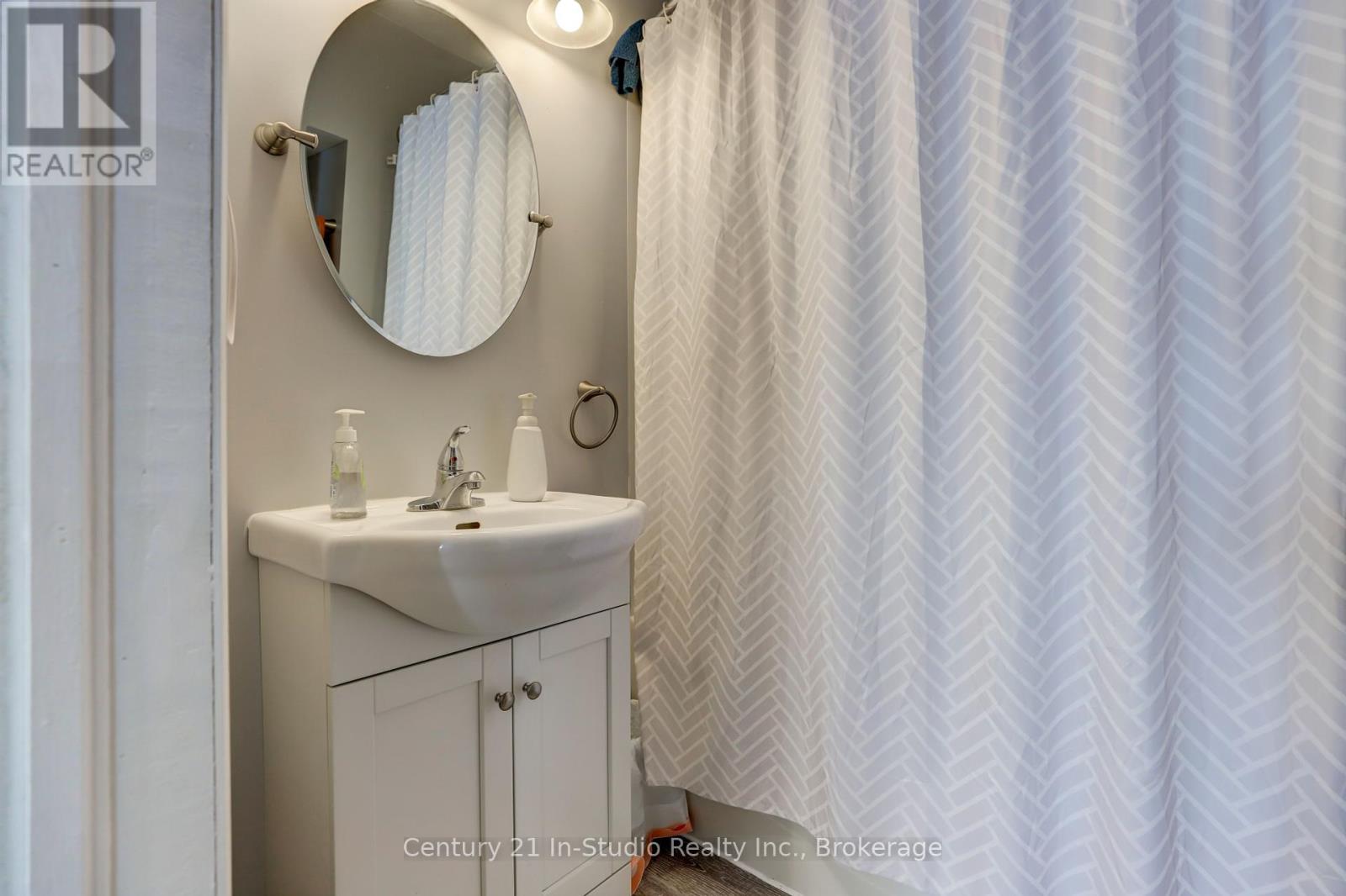 103 King Street, Kincardine, Ontario  N0G 2T0 - Photo 17 - X12035558