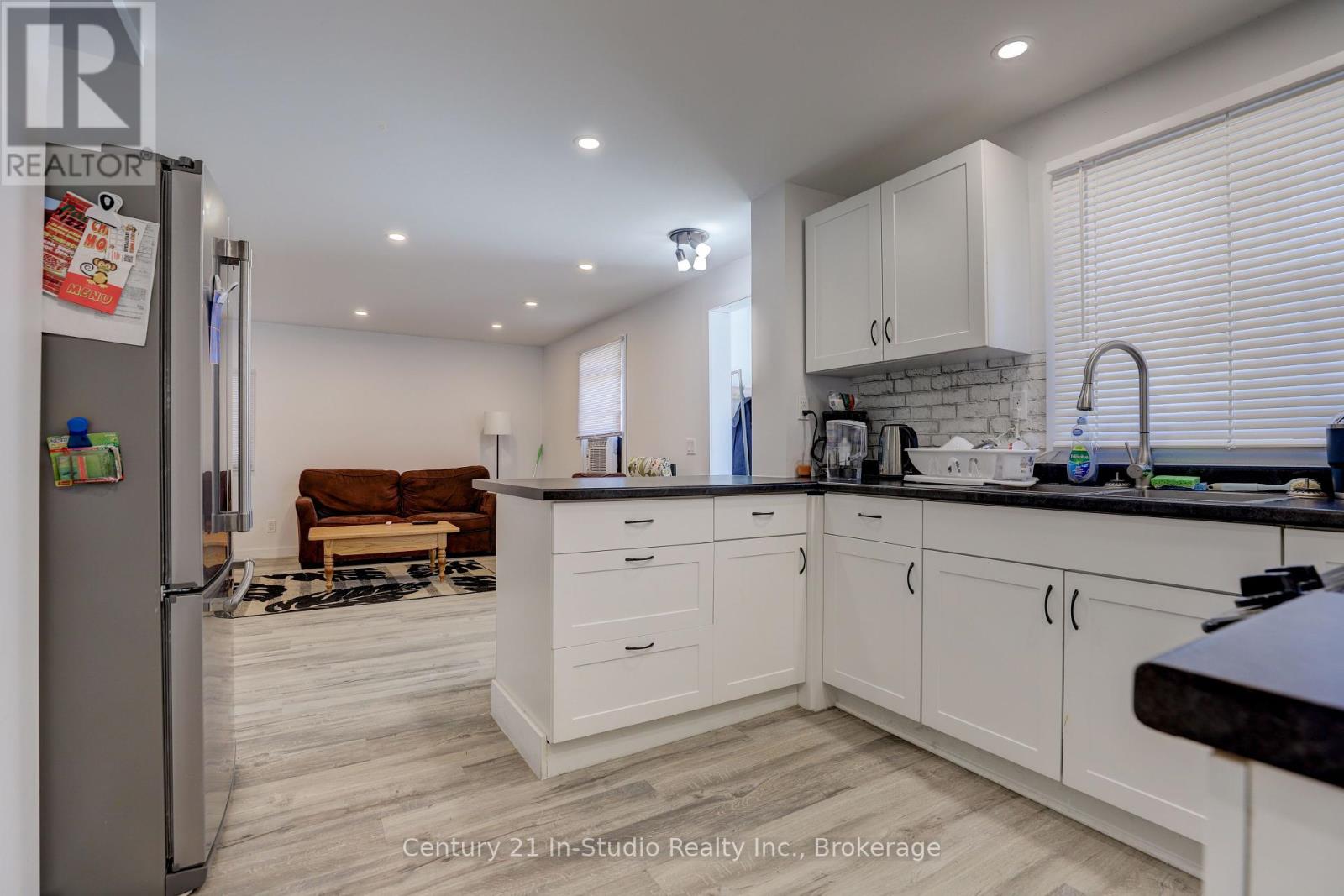 103 King Street, Kincardine, Ontario  N0G 2T0 - Photo 8 - X12035558