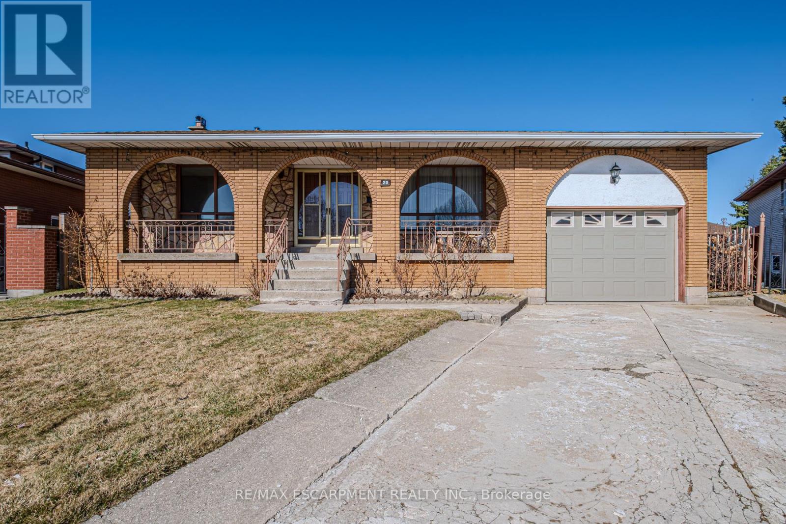 Property at 20 HARVARD PLACE image 1