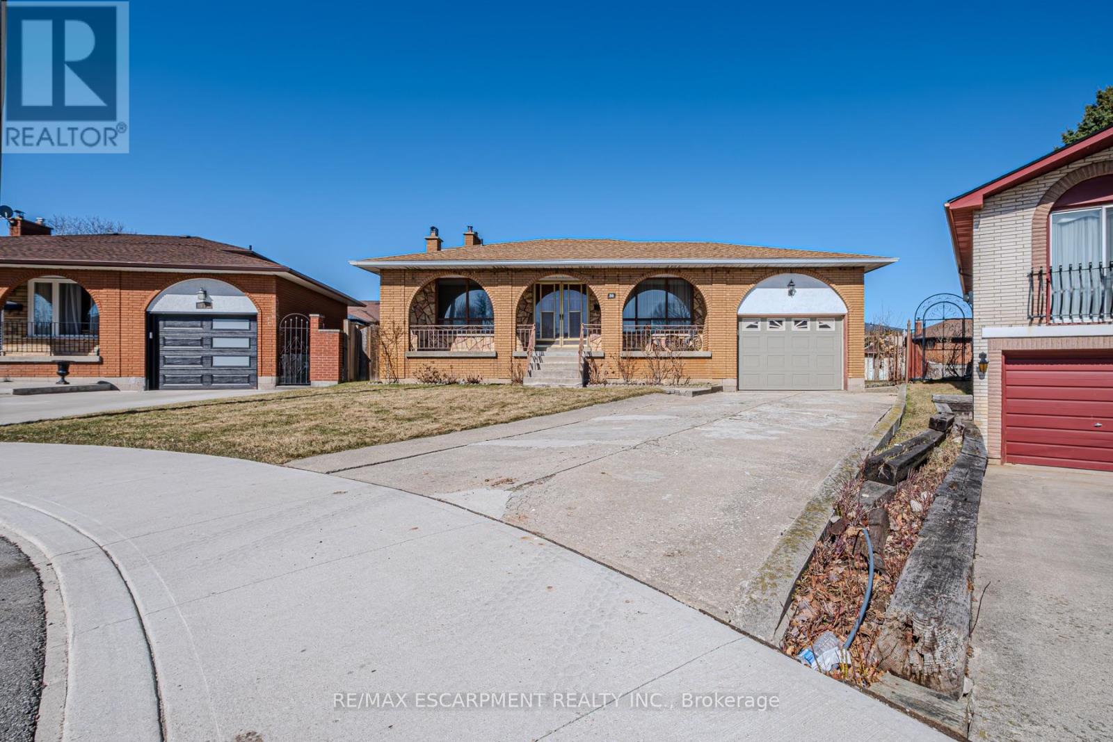 Property at 20 HARVARD PLACE image 2