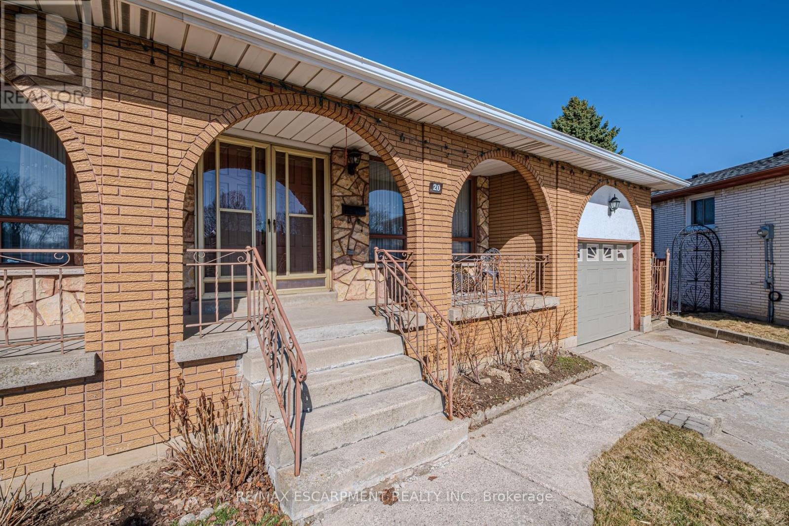 Property at 20 HARVARD PLACE image 3