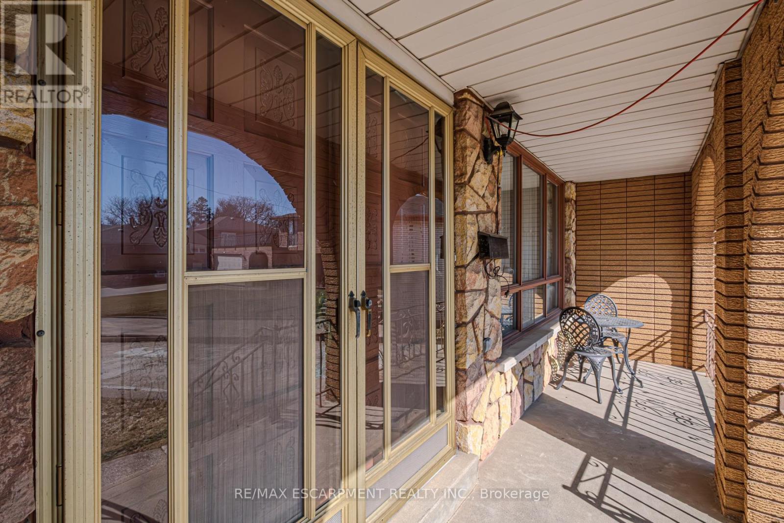 Property at 20 HARVARD PLACE image 5
