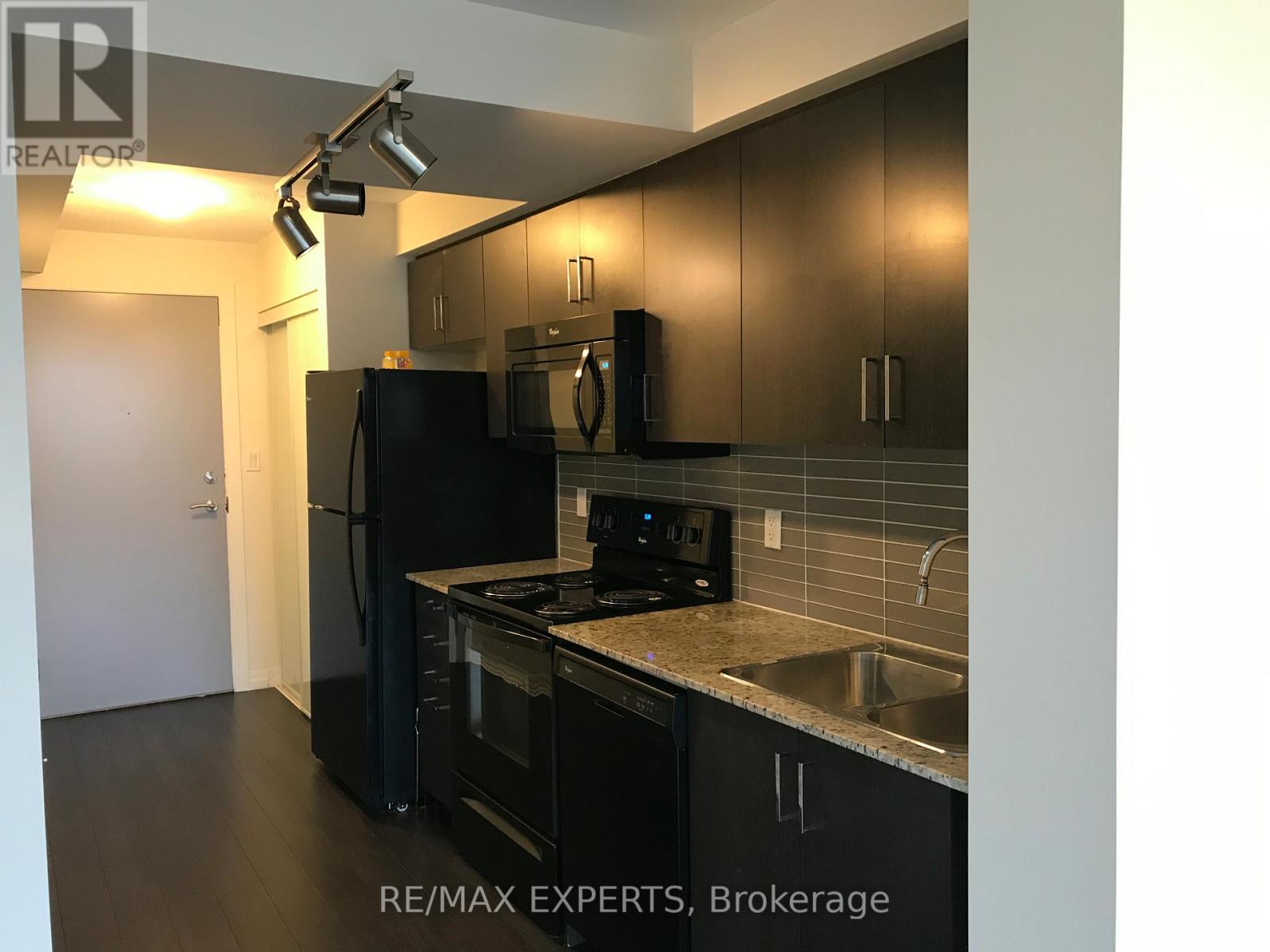 820 - 80 Esther Lorrie Drive, Toronto, Ontario  M9W 4V1 - Photo 11 - W12017050