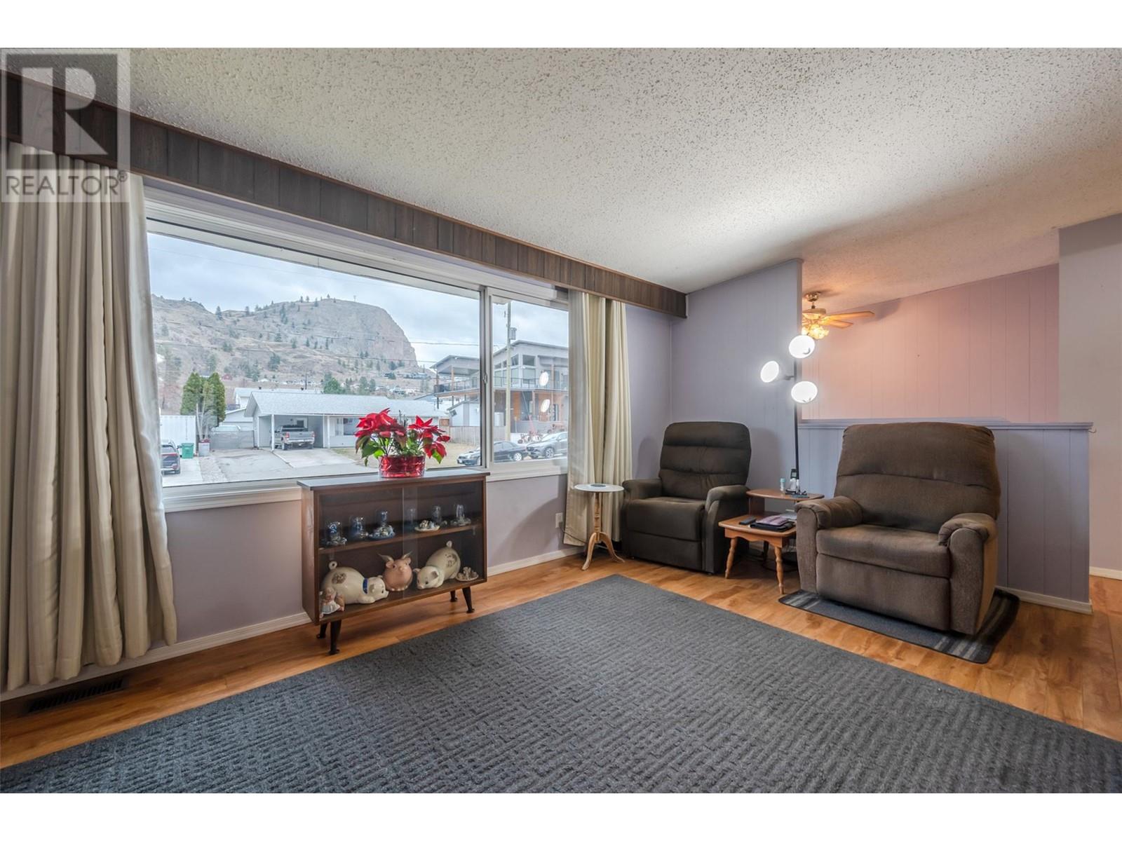Property at 824 Birch Street image 5