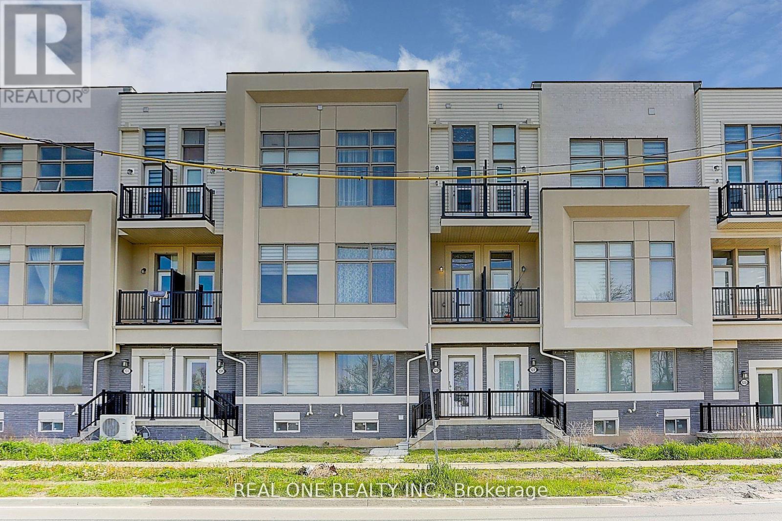 Property at 129 MARKLAND STREET W image 1