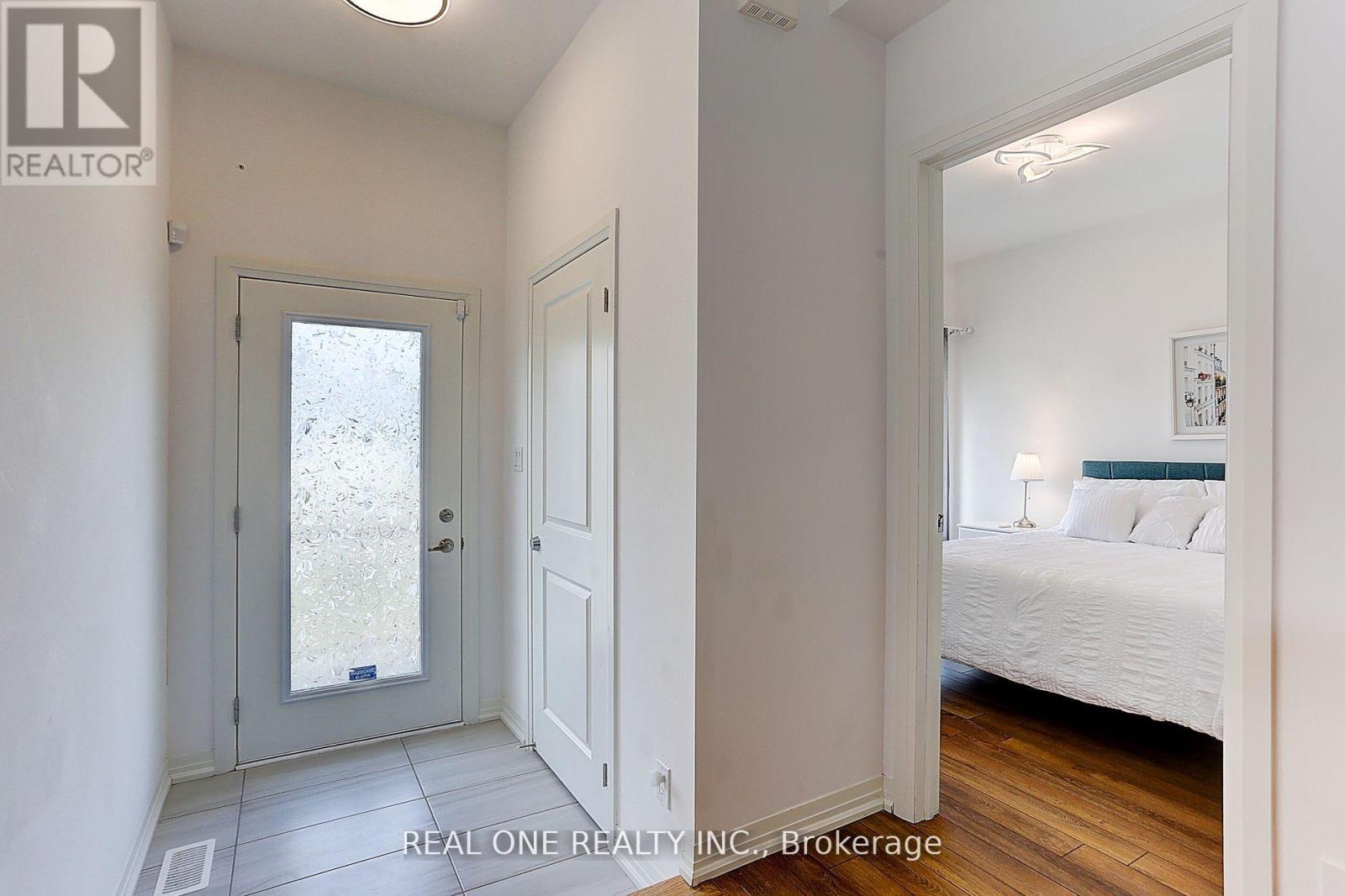 Property at 129 MARKLAND STREET W image 3