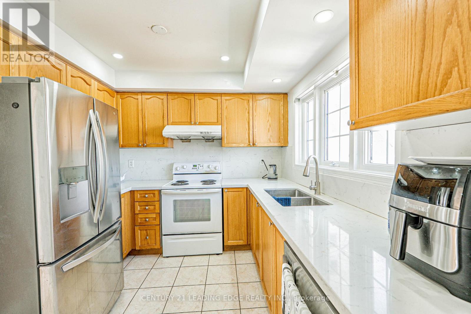 75 Elphick Lane, Toronto, Ontario  M9N 4A2 - Photo 20 - W12036104
