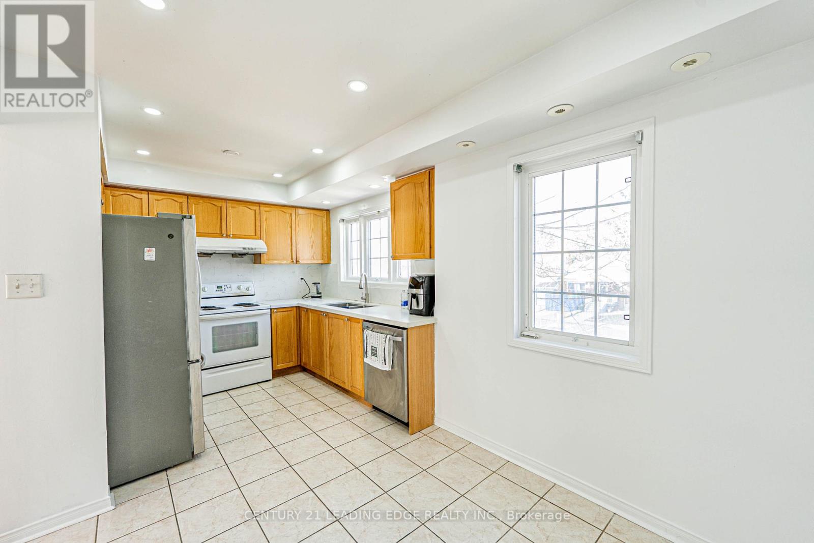 75 Elphick Lane, Toronto, Ontario  M9N 4A2 - Photo 21 - W12036104