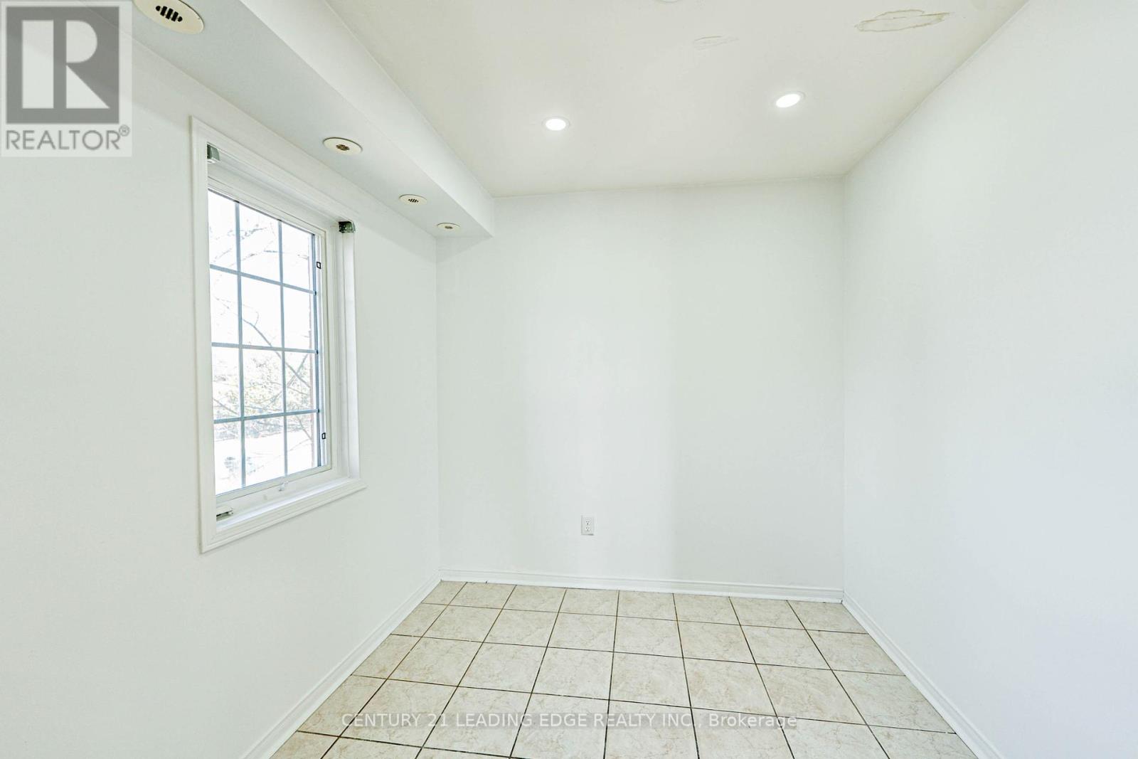 75 Elphick Lane, Toronto, Ontario  M9N 4A2 - Photo 22 - W12036104