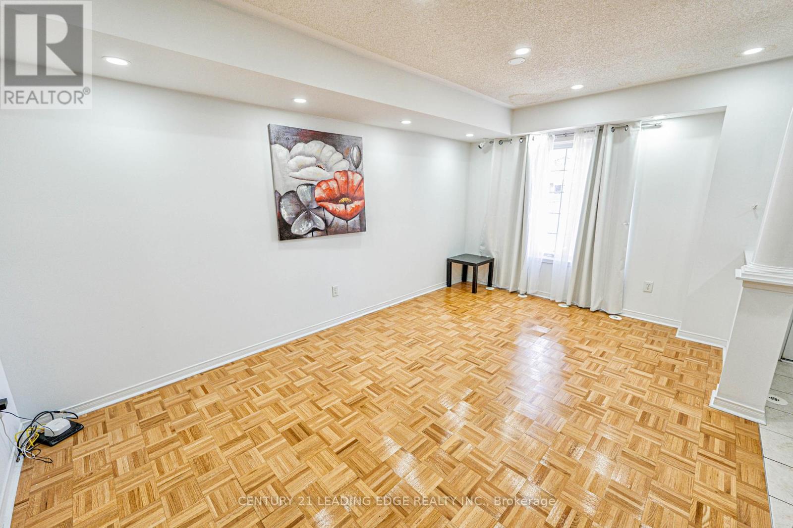 75 Elphick Lane, Toronto, Ontario  M9N 4A2 - Photo 7 - W12036104