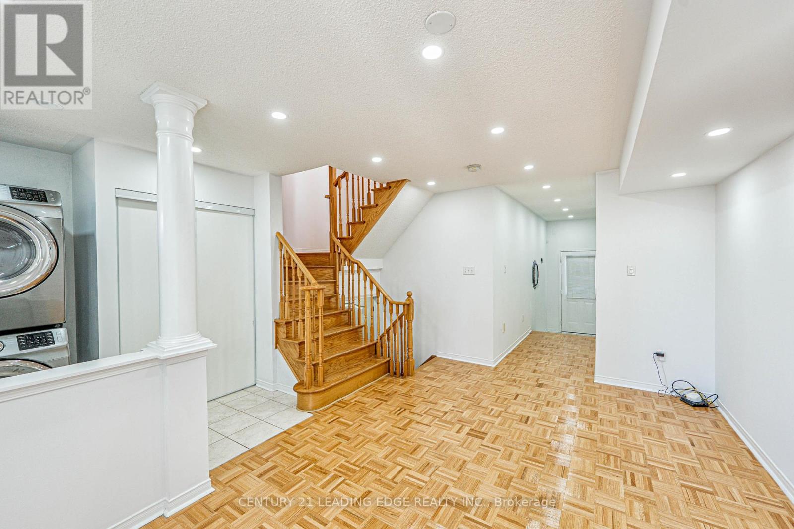 75 Elphick Lane, Toronto, Ontario  M9N 4A2 - Photo 8 - W12036104