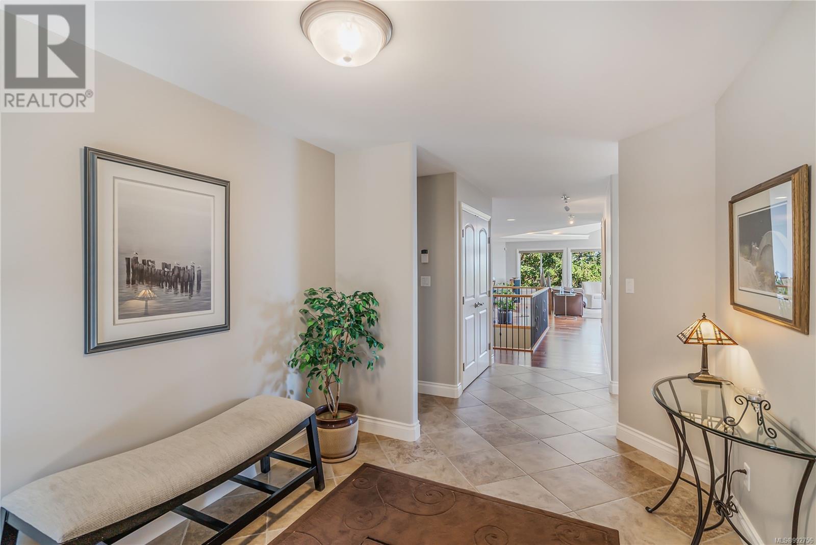 Property at 3495 Seabluff Lane image 3