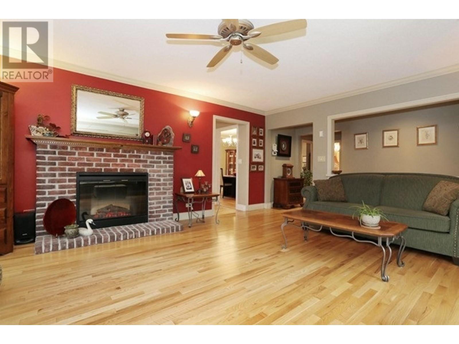 Property at 5214 12 AVENUE image 4