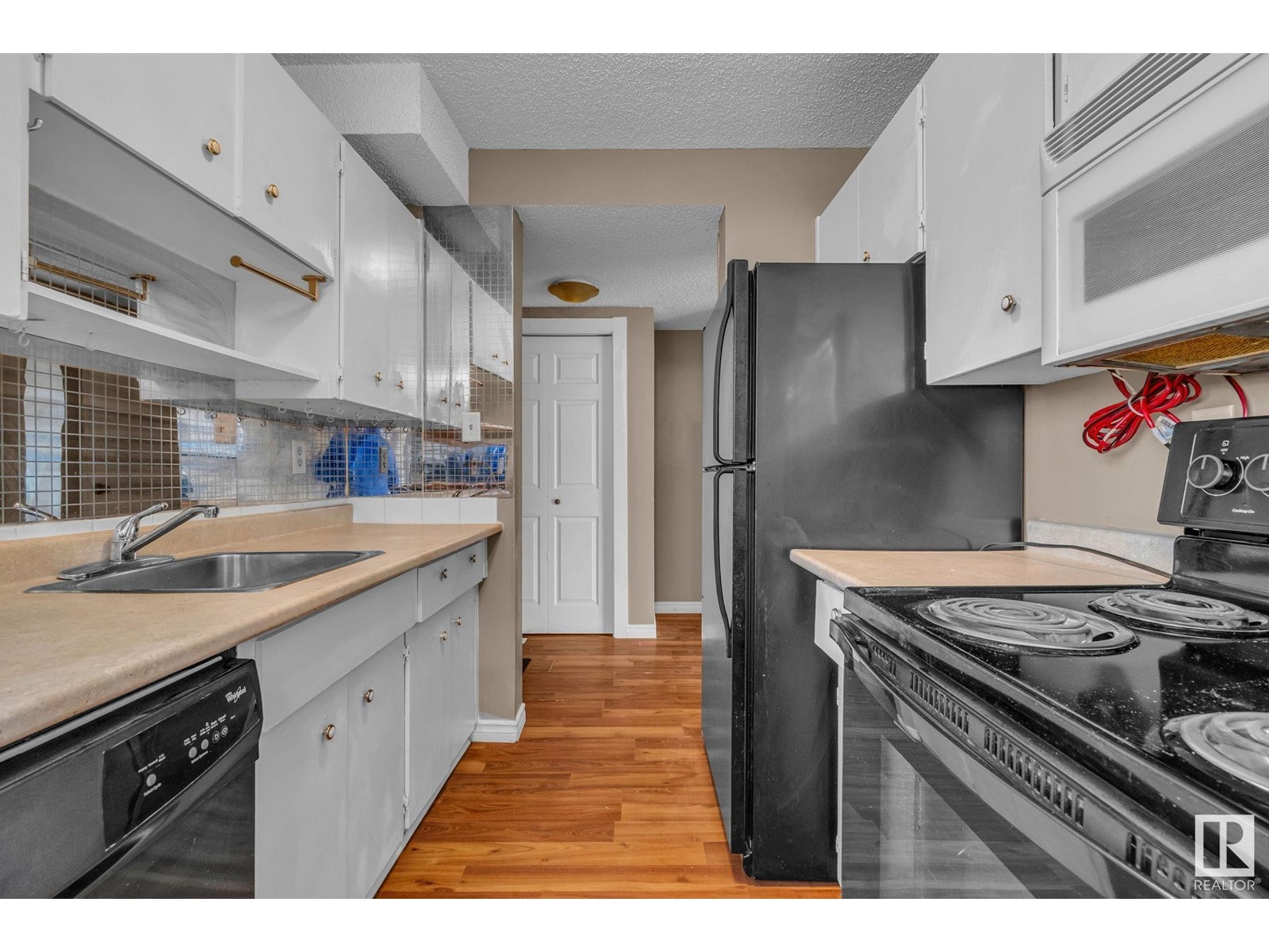 Property at 221 HARRISON DR NW image 3
